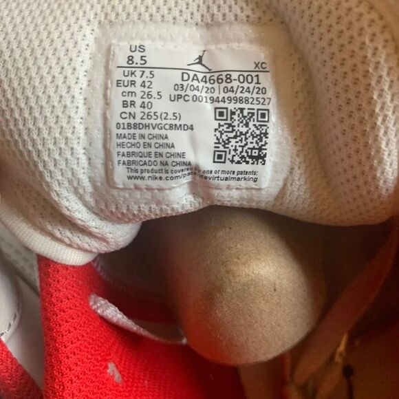 Nike Air Jordan 1 Low PRM Size 8.5 Metallic Silver University Red DA4668 001 - Picture 4 of 11